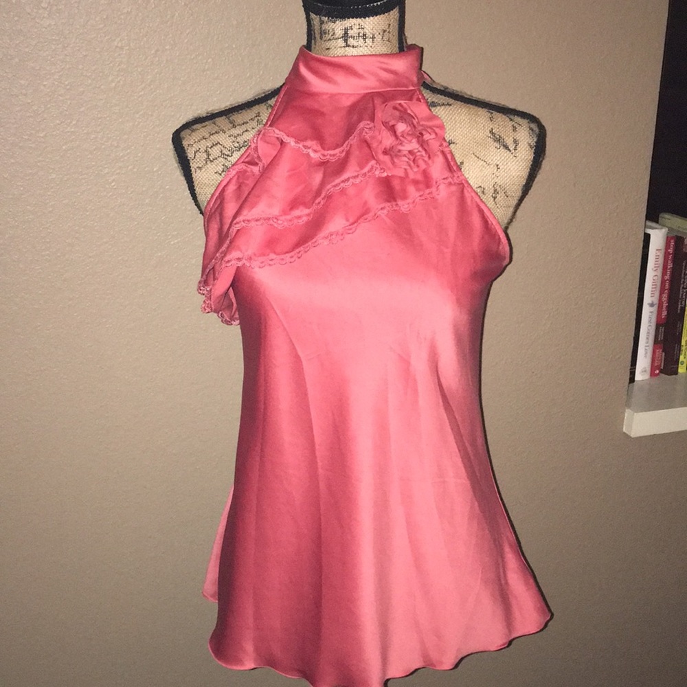 Classic sleeveless blouse!